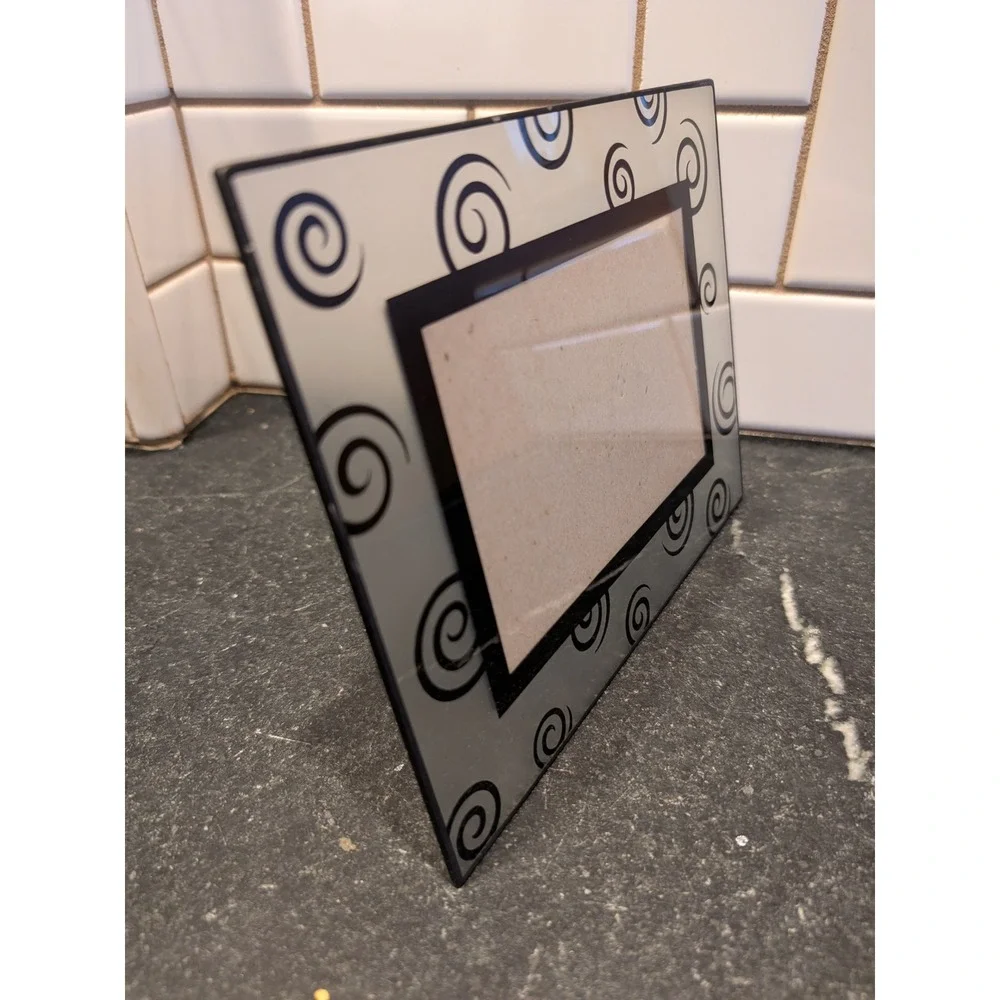 Elsa L Inc Frosted Glass Picture Frame Black Swirl Spiral Pattern 4x6 Horizontal
